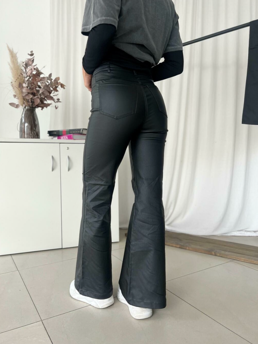 Pantalón De Cuero Feid - Efecto Push Up
