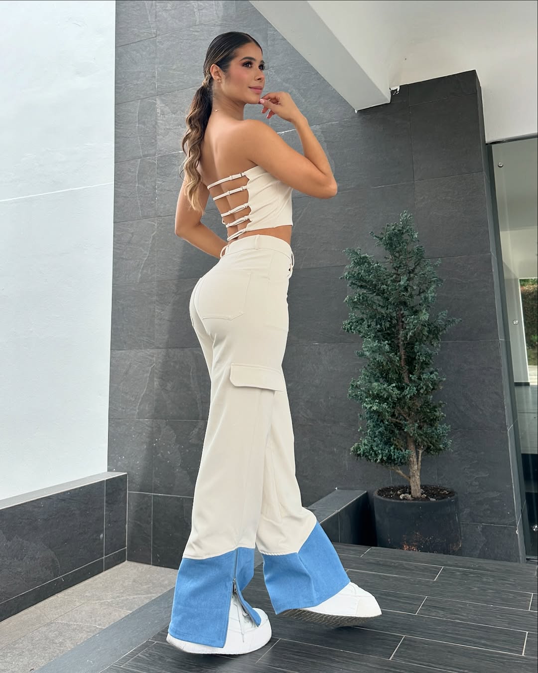 Elia - Pantalón Holgado con Apertura